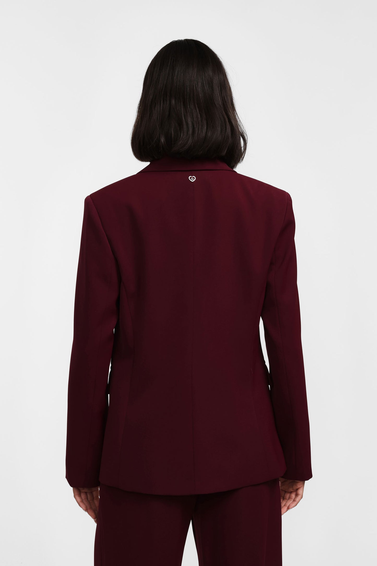 Short blazer with centered buttons