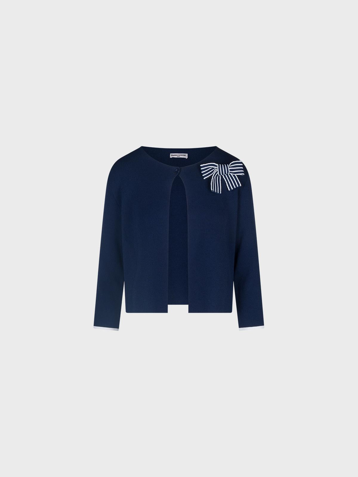 Cardigan corto girocollo con spilla a fiocco