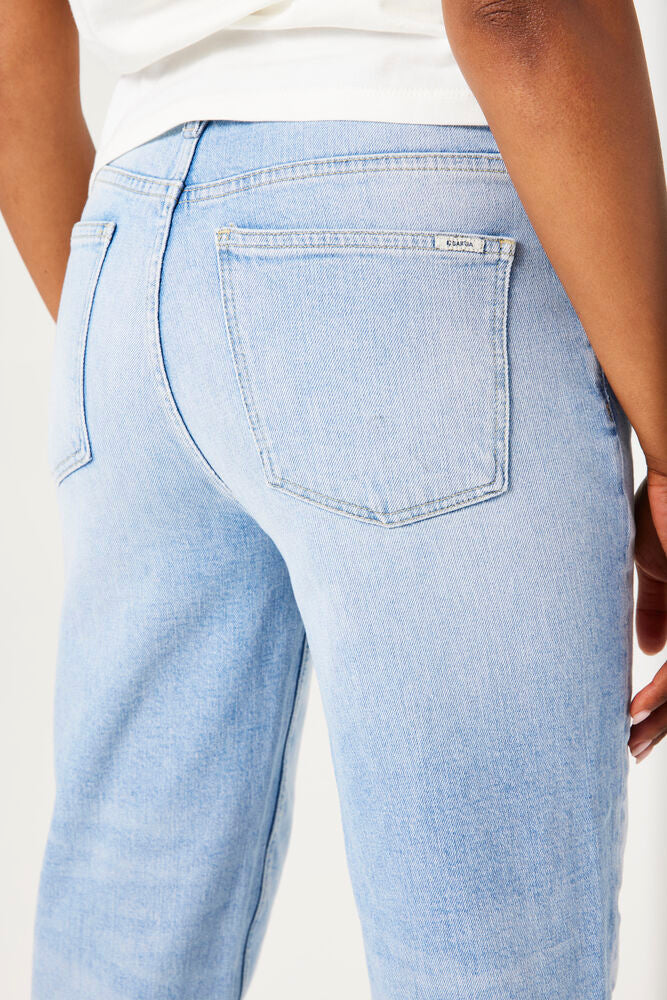 Isabella 286 Mom Fit Jeans - Light Used