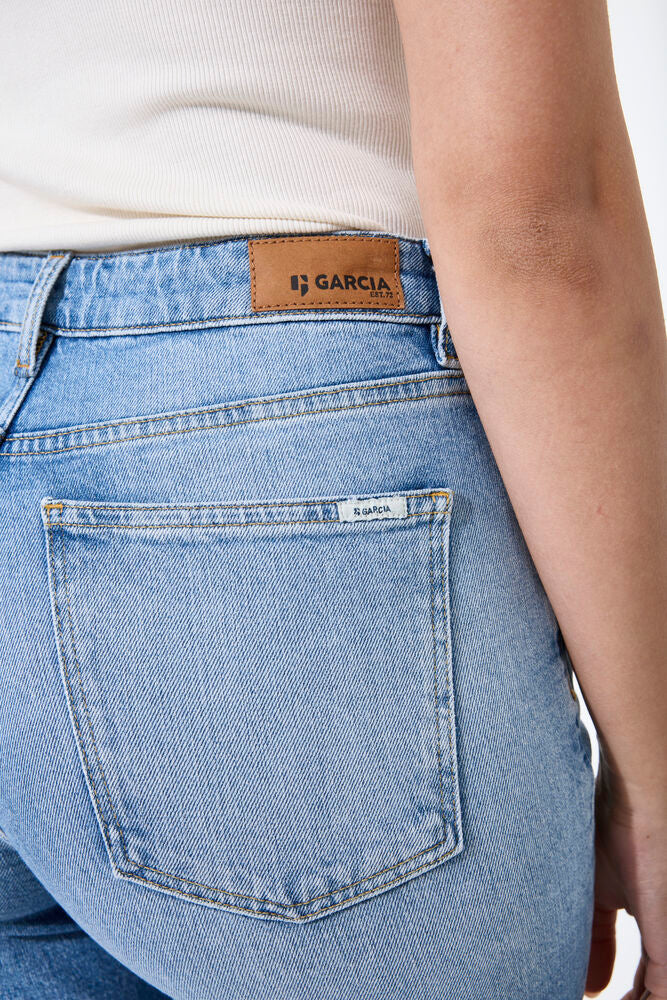 Isabella 286 Mom Fit Jeans - Light Used