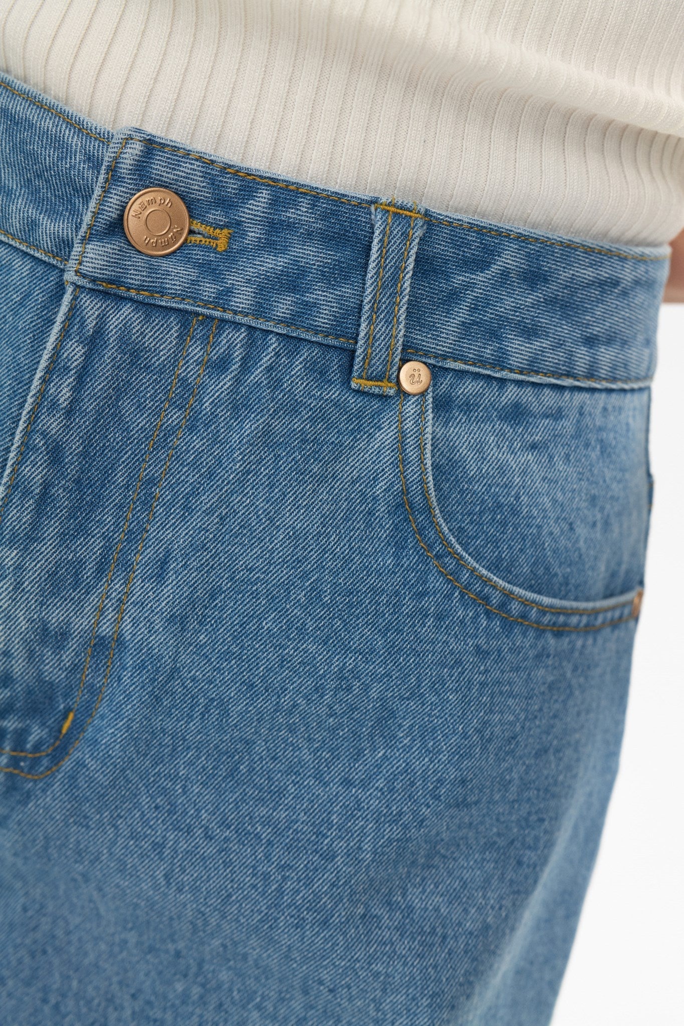 NUVIRGINIA DENIM SHORTS - Light Blue Denim