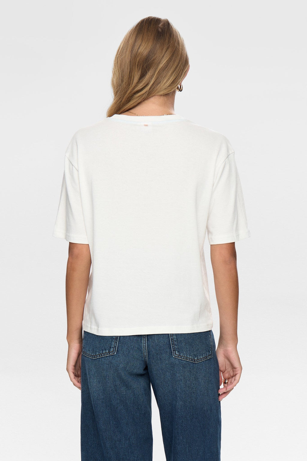 NUBELISA BOXY TEE - Cloud Dancer