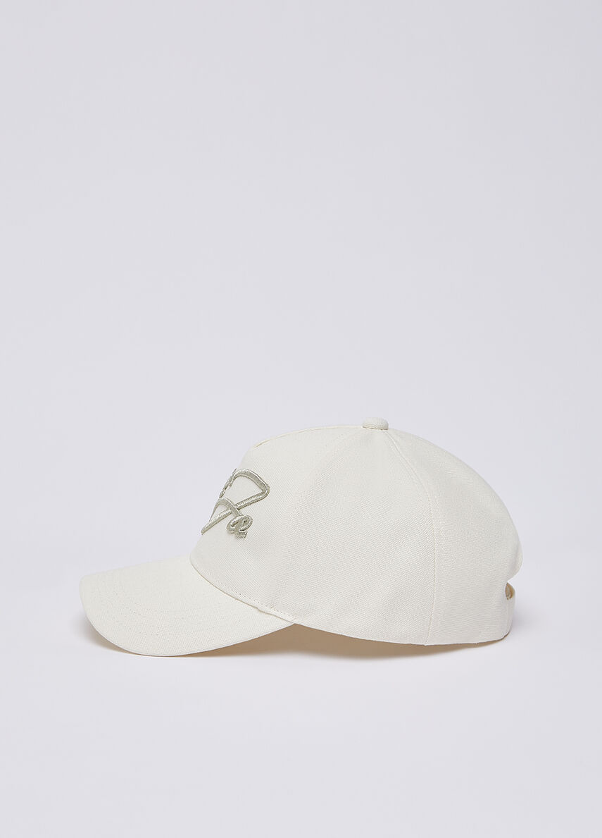 Baseball cap with logo