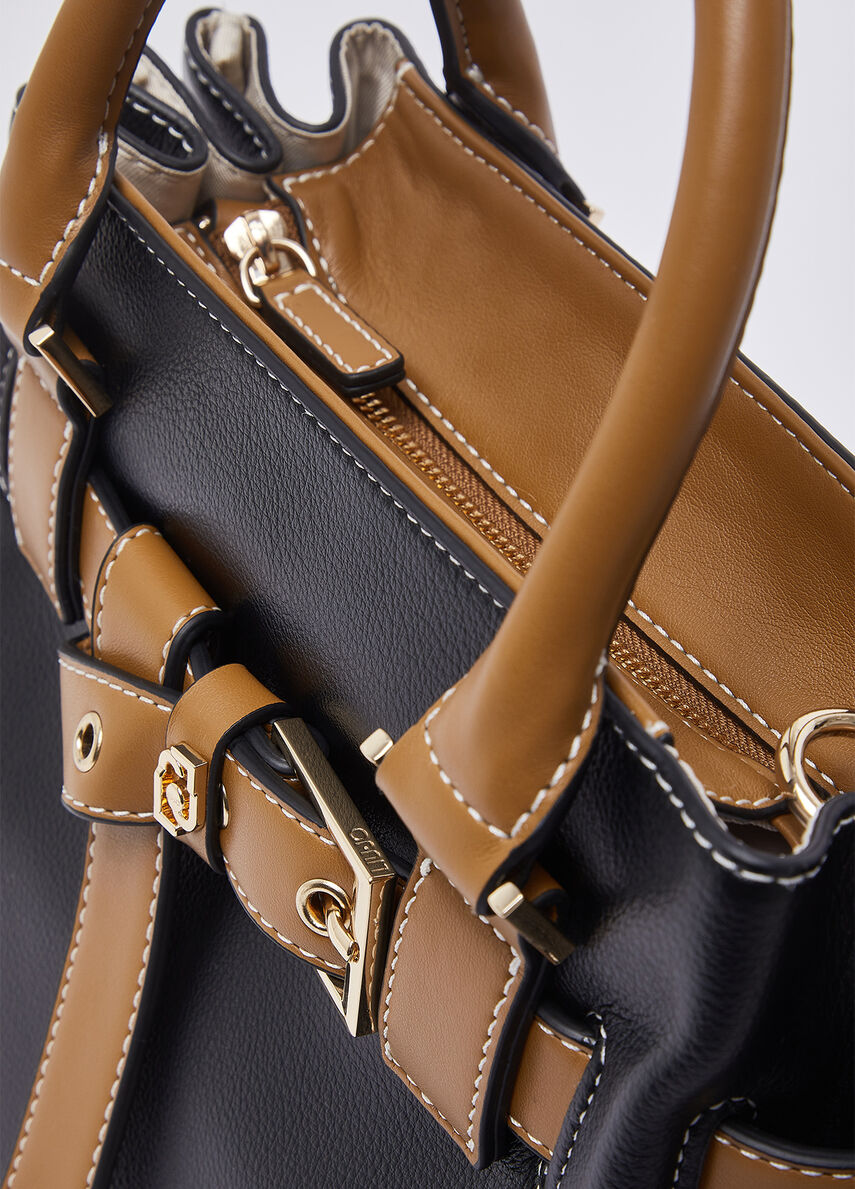 Small bag with buckle