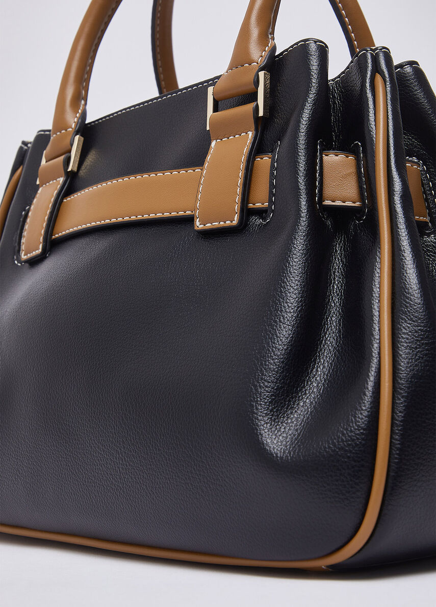Small bag with buckle